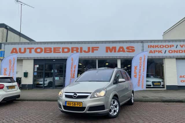 Opel Zafira (2005) thumbnail 2