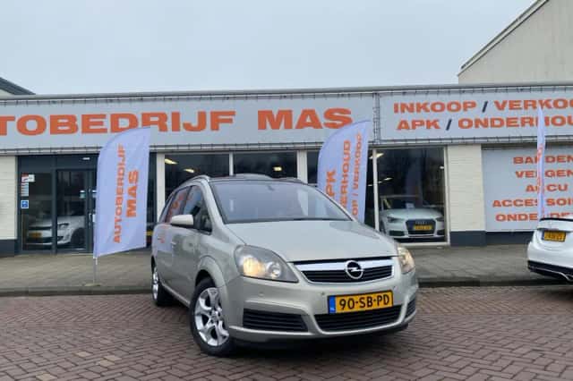 Opel Zafira (2005) thumbnail 3
