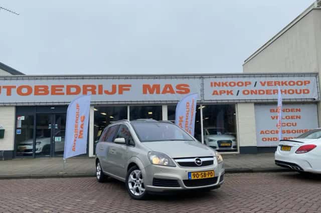 Opel Zafira (2005) thumbnail 4