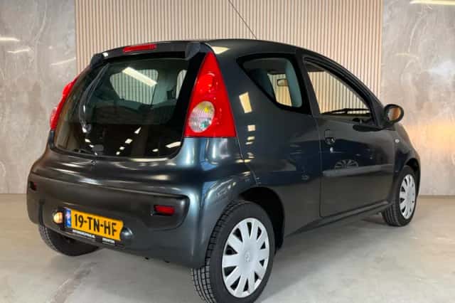 Peugeot 107 (2006) thumbnail 2