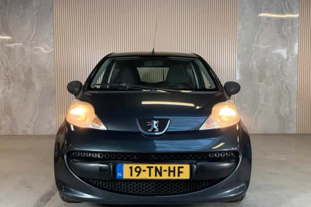 Peugeot 107 (2006) thumbnail 4