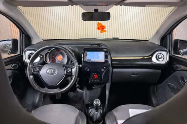 Toyota Aygo (2017) thumbnail 6