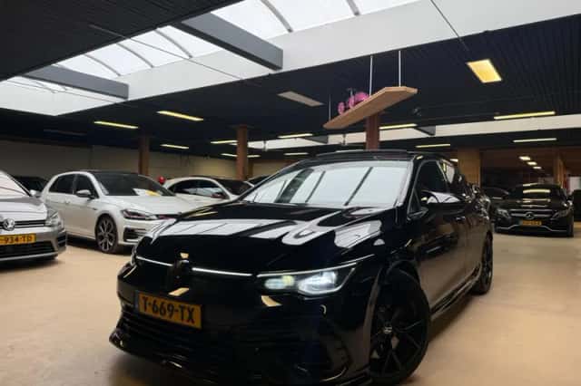 Volkswagen Golf (2021) thumbnail 1