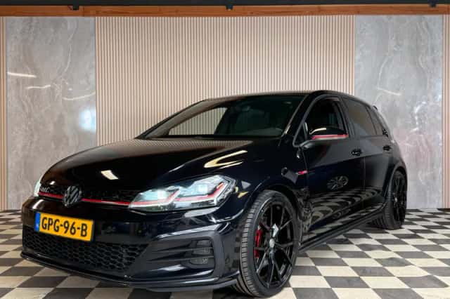 Volkswagen Golf (2017) thumbnail 1