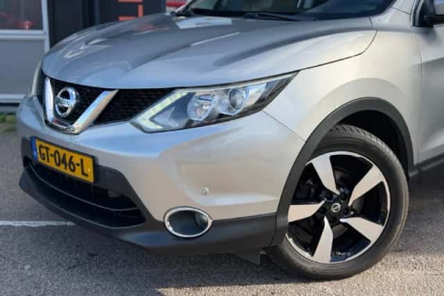 Nissan Qashqai (2015) thumbnail 2