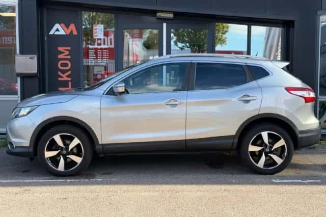 Nissan Qashqai (2015) thumbnail 5