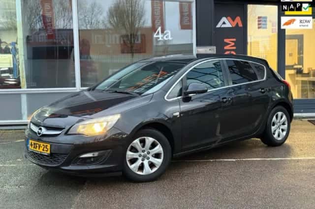 Opel Astra (2014) thumbnail 1
