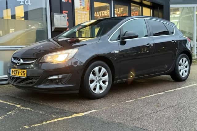 Opel Astra (2014) thumbnail 6