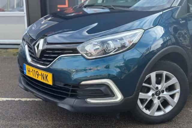 Renault Captur (2019) thumbnail 2