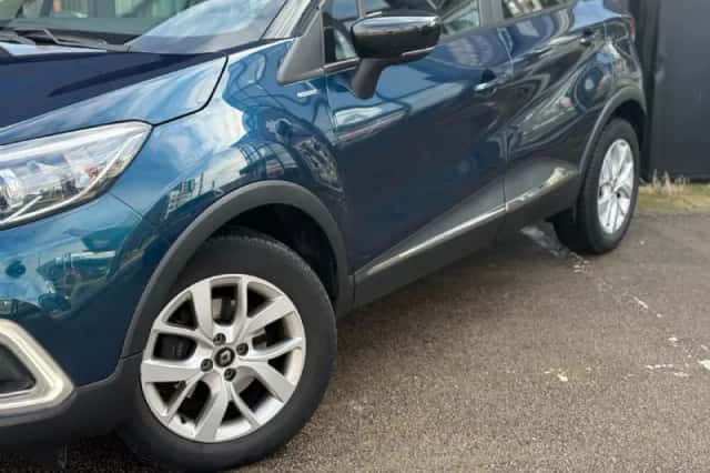 Renault Captur (2019) thumbnail 3