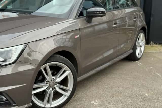 Audi A1 (2016) thumbnail 3