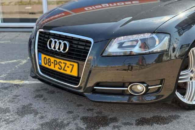 Audi A3 (2011) thumbnail 2