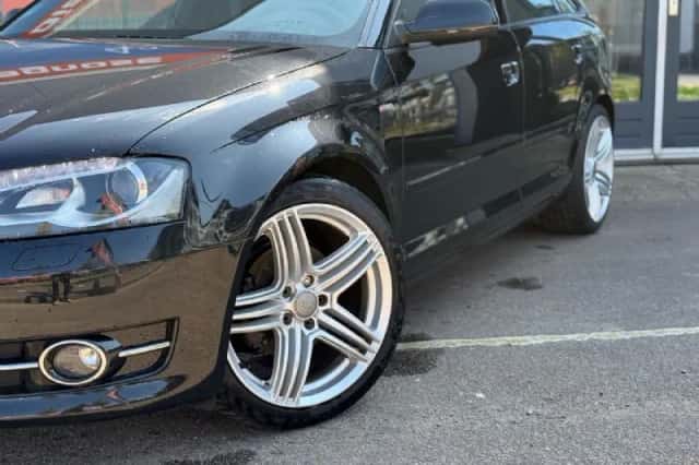 Audi A3 (2011) thumbnail 3