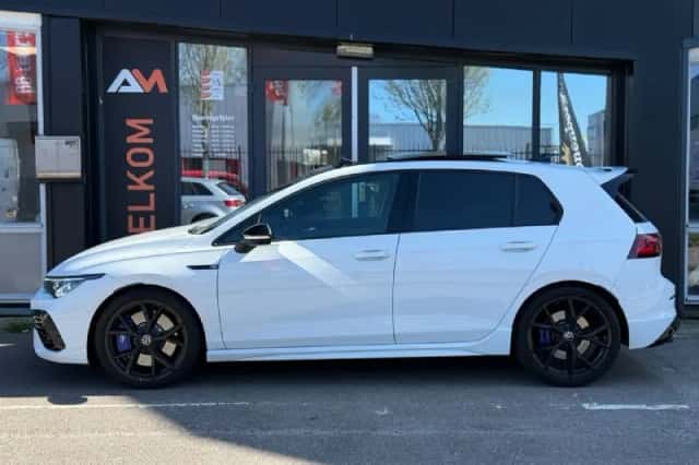 Volkswagen Golf (2024) thumbnail 5