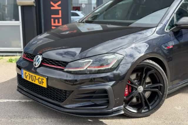 Volkswagen Golf (2019) thumbnail 2