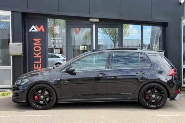 Volkswagen Golf (2019) thumbnail 5