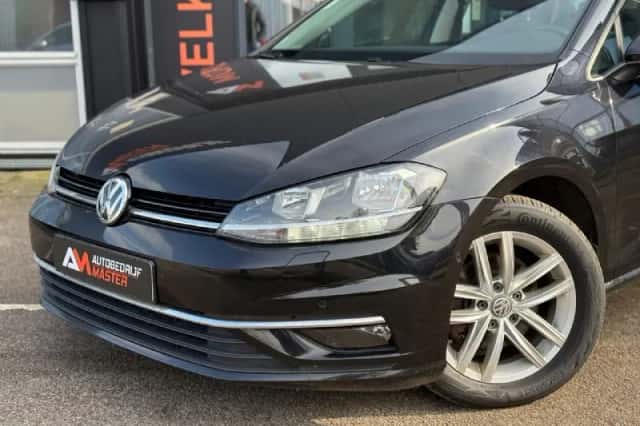 Volkswagen Golf (2019) thumbnail 2