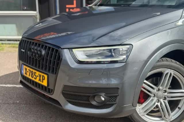 Audi Q3 (2012) thumbnail 2