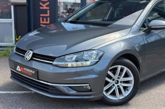 Volkswagen Golf (2019) thumbnail 2