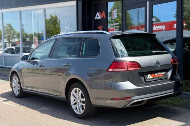 Volkswagen Golf (2019) thumbnail 5