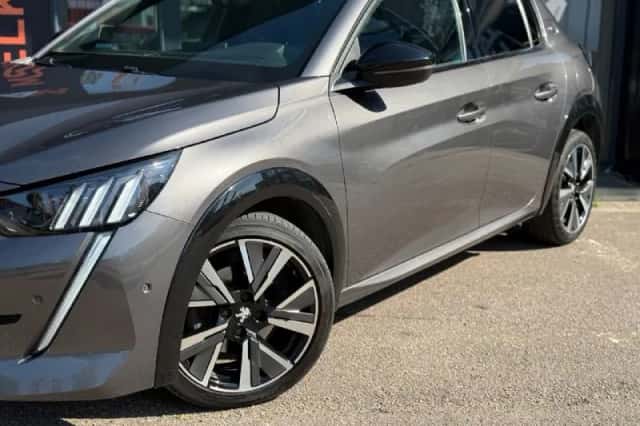 Peugeot 208 (2022) thumbnail 3