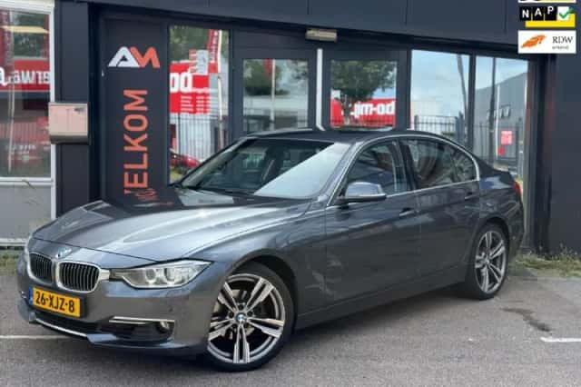 BMW 3-Serie (2012) thumbnail 1
