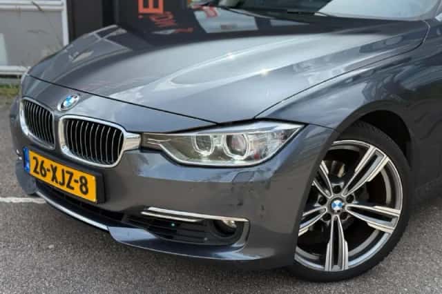 BMW 3-Serie (2012) thumbnail 2
