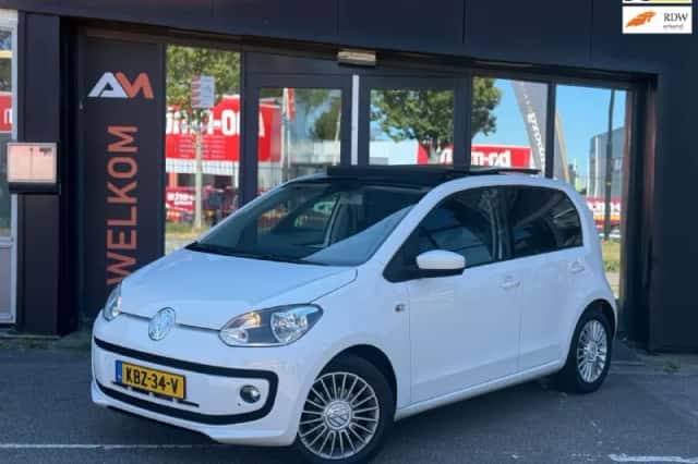 Volkswagen Up! (2015) thumbnail 1