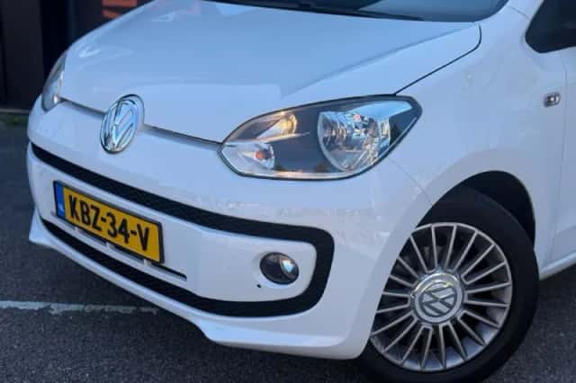 Volkswagen Up! (2015) thumbnail 2