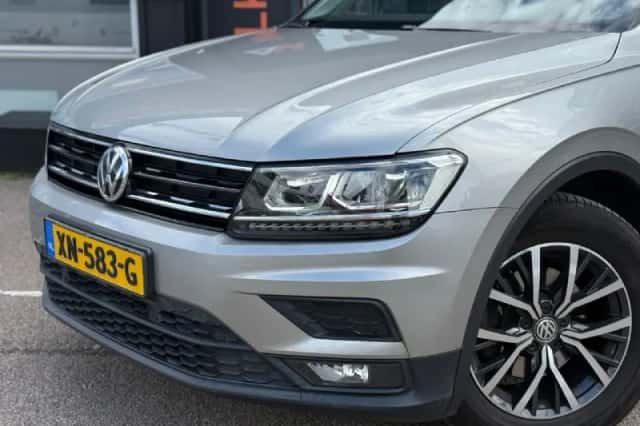 Volkswagen Tiguan (2019) thumbnail 2