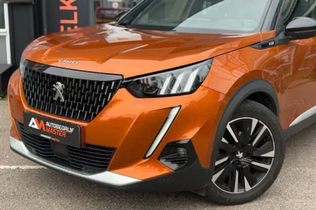 Peugeot 2008 (2021) thumbnail 2