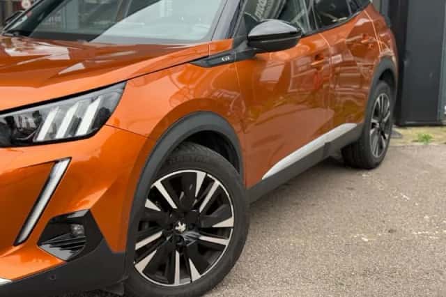 Peugeot 2008 (2021) thumbnail 3