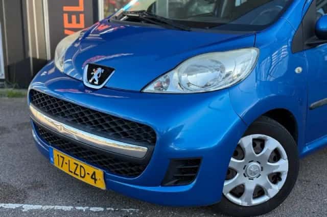 Peugeot 107 (2010) thumbnail 2