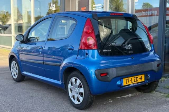 Peugeot 107 (2010) thumbnail 6