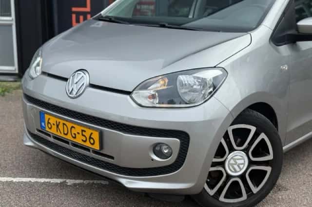Volkswagen Up! (2013) thumbnail 2