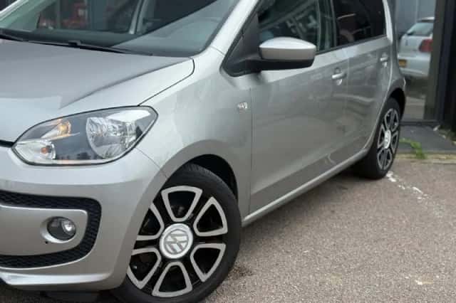 Volkswagen Up! (2013) thumbnail 3