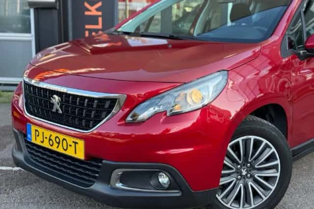Peugeot 2008 (2017) thumbnail 2