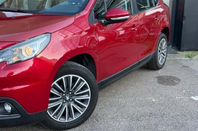 Peugeot 2008 (2017) thumbnail 3