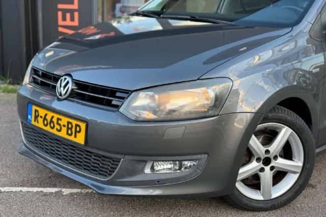 Volkswagen Polo (2012) thumbnail 2