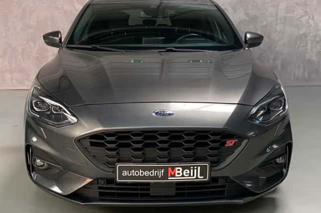 Ford Focus (2018) thumbnail 2