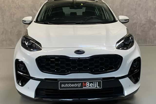 Kia Sportage (2021) thumbnail 2
