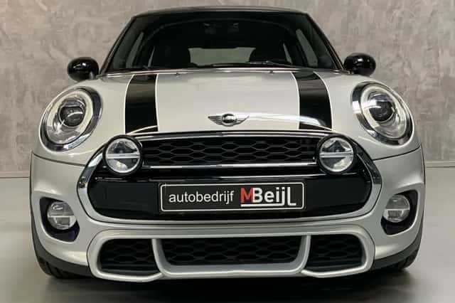 MINI Cooper (2015) thumbnail 2
