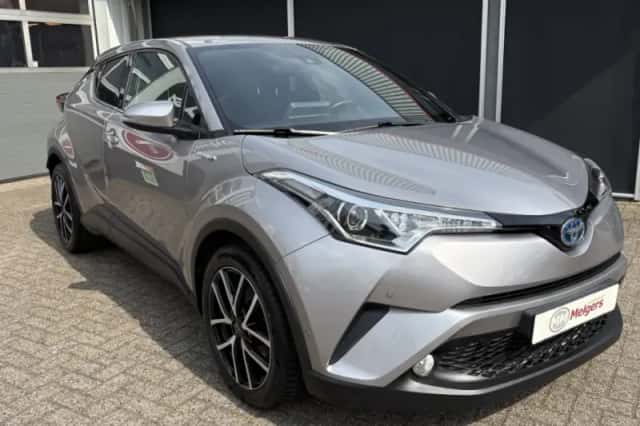 Toyota C-HR (2018) thumbnail 1