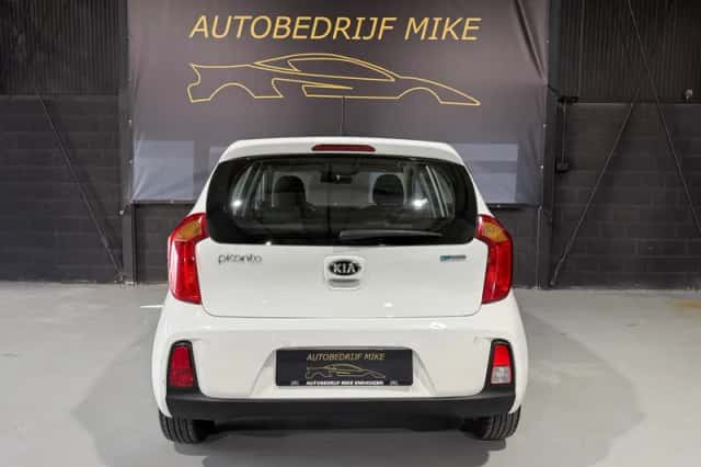 Kia Picanto (2016) thumbnail 5