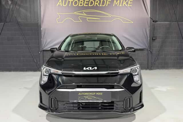 Kia Picanto (2024) thumbnail 3