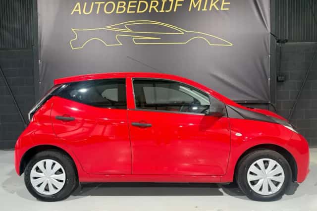 Toyota Aygo (2017) thumbnail 6
