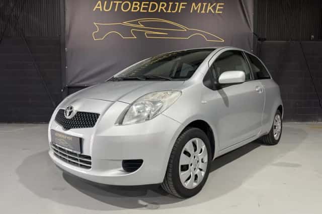 Toyota Yaris (2007) thumbnail 2