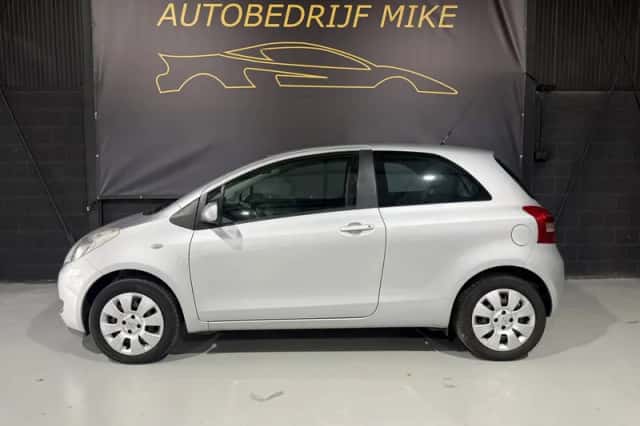 Toyota Yaris (2007) thumbnail 4