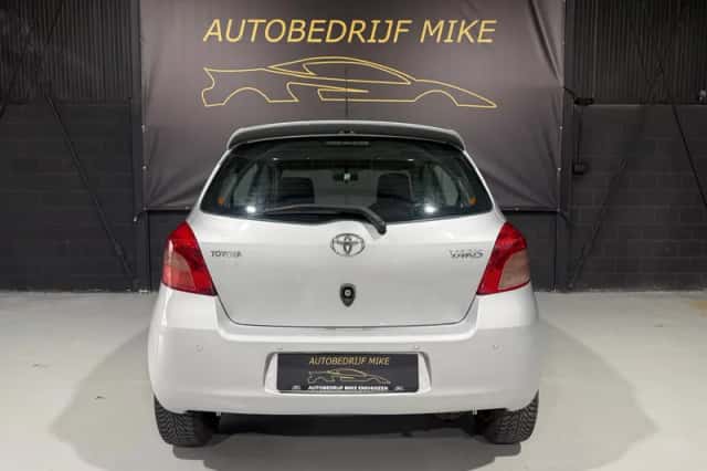 Toyota Yaris (2006) thumbnail 5