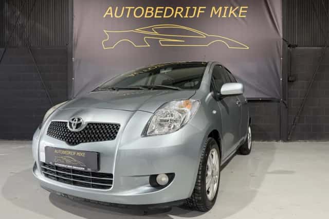 Toyota Yaris (2007) thumbnail 2